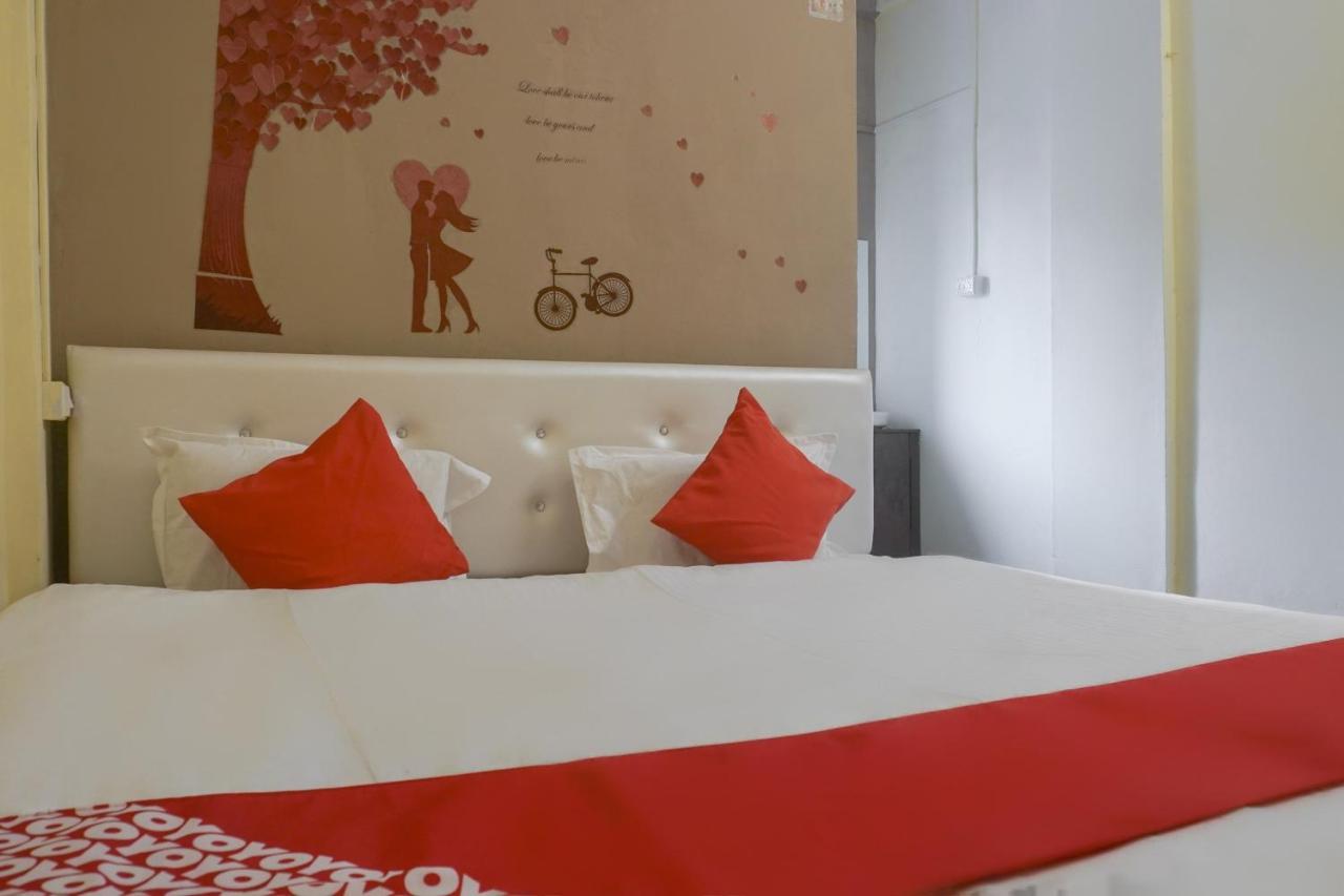 오요 74900 R K 호텔 Pimpri-Chinchwad 외부 사진